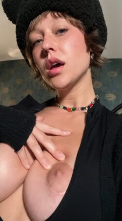 Blanca Diablo Despierta Pasiones en Cada Encuentro Intenso